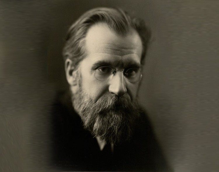 Kultūros istoriko pareiga-ginti mirusius