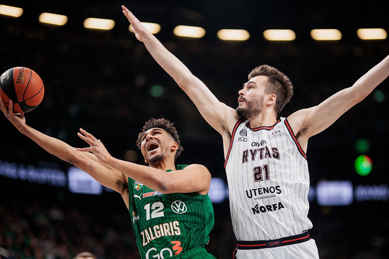 LKL milžinų dvikovoje intrigos nebuvo – „Žalgiris“ be didesnio vargo įveikė „Rytą“